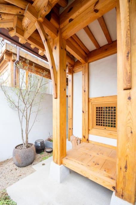 Iriru Luxury Hanok - Eunpyung Hanok Village Holiday home