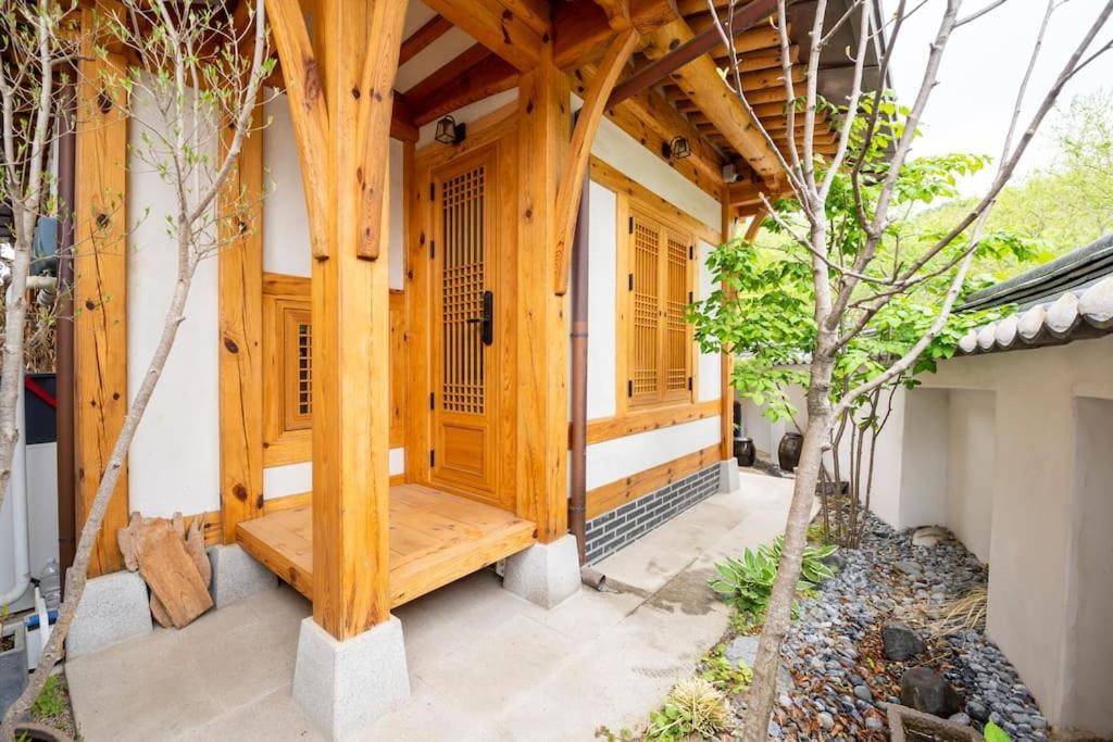 Iriru Luxury Hanok - Eunpyung Hanok Village Holiday home Seoul